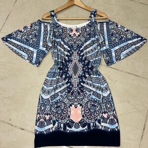 Signature by Robbie Bee‎ Printed Ity Cold
Shoulder Shift Dress Sz. PS